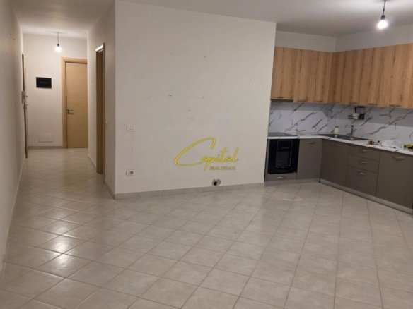 AMBIENT BIZNESI ME QIRA 105 M2 21 DHJETORI 650 EURO