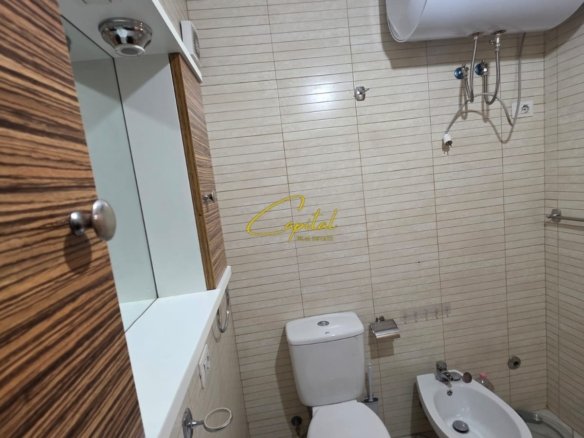 AMBIENT BIZNESI ME QIRA 105 M2 21 DHJETORI 650 EURO