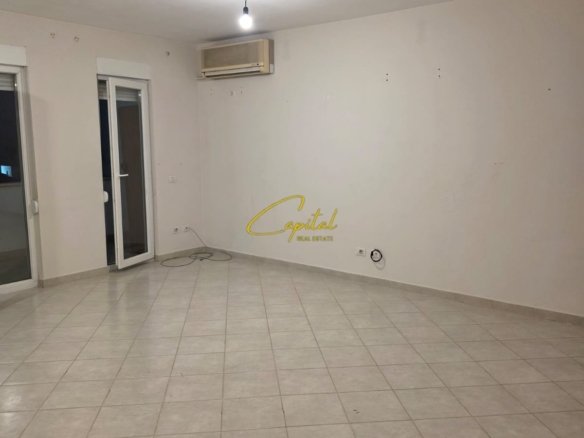AMBIENT BIZNESI ME QIRA 105 M2 21 DHJETORI 650 EURO