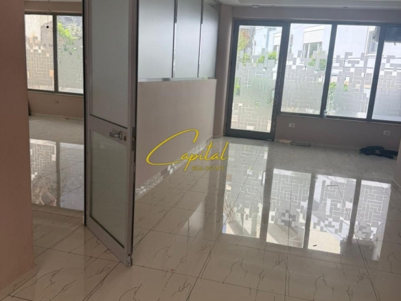 AMBIENT BIZNESI ME QIRA 80 M2 RRUGA E DIBRES 120.000 LEKE