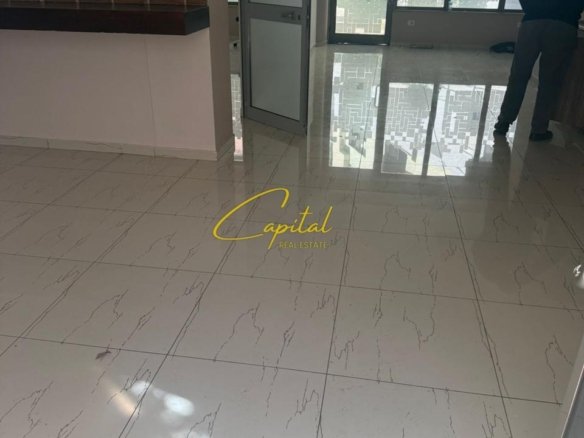 AMBIENT BIZNESI ME QIRA 80 M2 RRUGA E DIBRES 120.000 LEKE