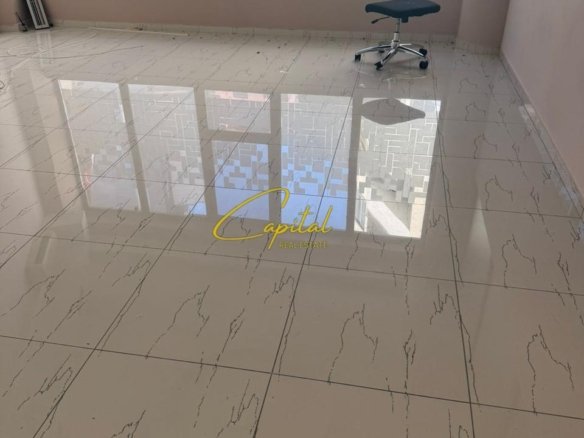 AMBIENT BIZNESI ME QIRA 80 M2 RRUGA E DIBRES 120.000 LEKE