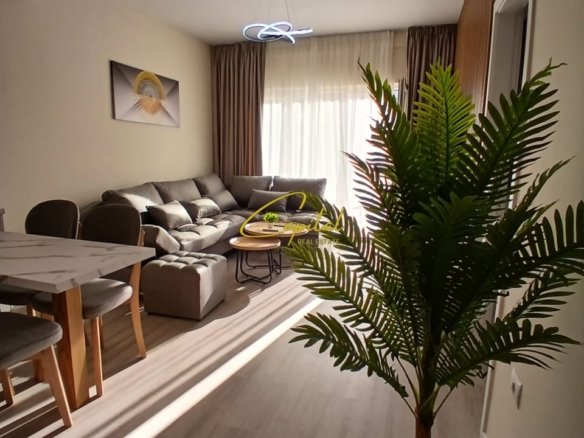 APARTAMENT ME QIRA 2+1 ZOGU I ZI 900 EURO