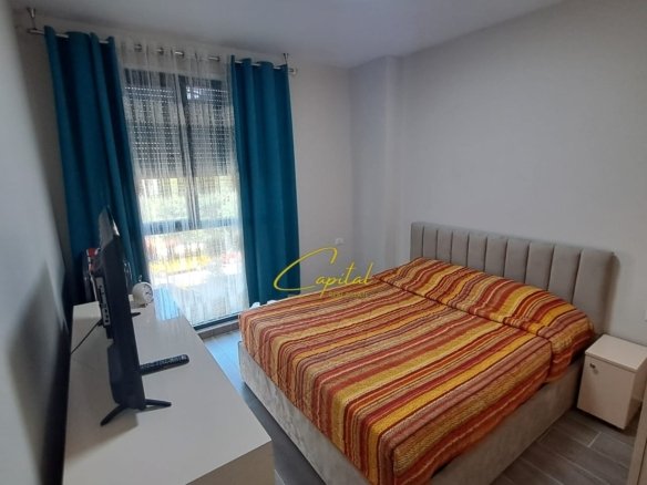 APARTAMENT ME QIRA 1+1 XHAMLLIKU 55.000 LEKE