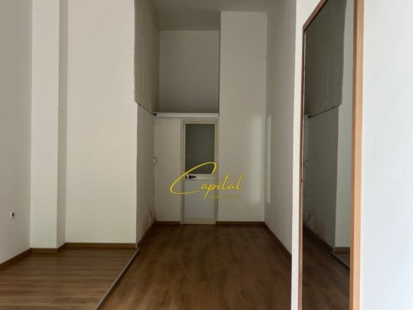 AMBIENT BIZNESI ME QIRA 28 M2 XHAMLLIKU 40.000 LEKE