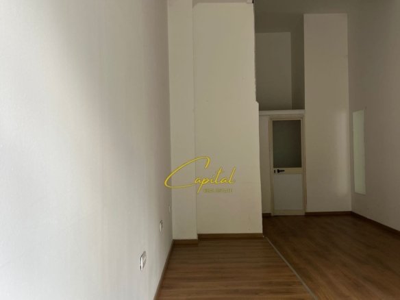 AMBIENT BIZNESI ME QIRA 28 M2 XHAMLLIKU 40.000 LEKE