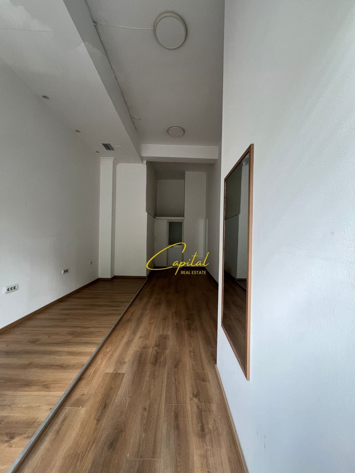 AMBIENT BIZNESI ME QIRA 28 M2 XHAMLLIKU 40.000 LEKE