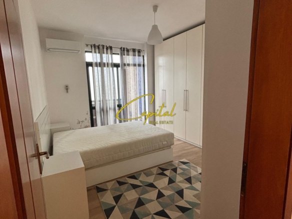 APARTAMENT ME QIRA 3+1+2 RRUGA E KAVAJES 110.000 LEKE