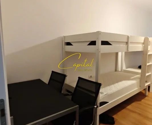 APARTAMENT ME QIRA 2+1+2 KOMUNA E PARISIT 950 EURO