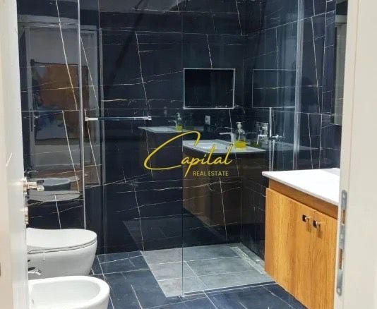 APARTAMENT ME QIRA 2+1+2 KOMUNA E PARISIT 950 EURO
