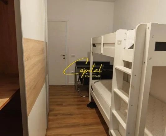APARTAMENT ME QIRA 2+1+2 KOMUNA E PARISIT 950 EURO