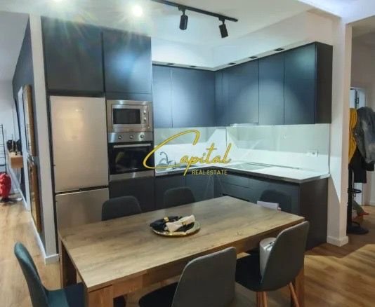 APARTAMENT ME QIRA 2+1+2 KOMUNA E PARISIT 950 EURO