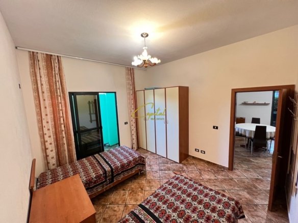 APARTAMENT ME QIRA 2+1 RRUGA E DURRESIT 60.000 LEKE