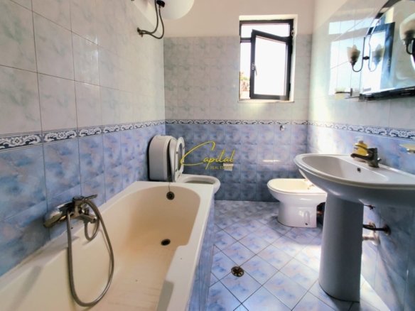 APARTAMENT ME QIRA 2+1 RRUGA E DURRESIT 60.000 LEKE