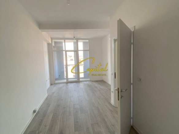 ZYRE ME QIRA 72 M2 KOMPLEKSI KIKA 2 70.000 LEKE