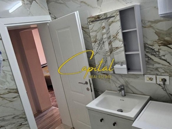 APARTAMENT ME QIRA 1+1 ISH TREGU ELEKTRIK 50.000 LEKE