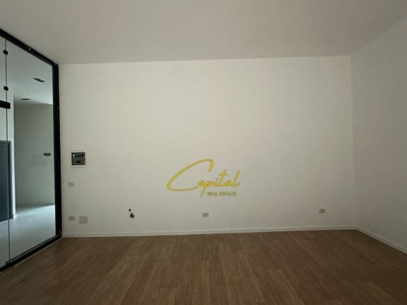 AMBIENT BIZNESI ME QIRA 30 M2 RRUGA MINE PEZA 75.000 LEKE
