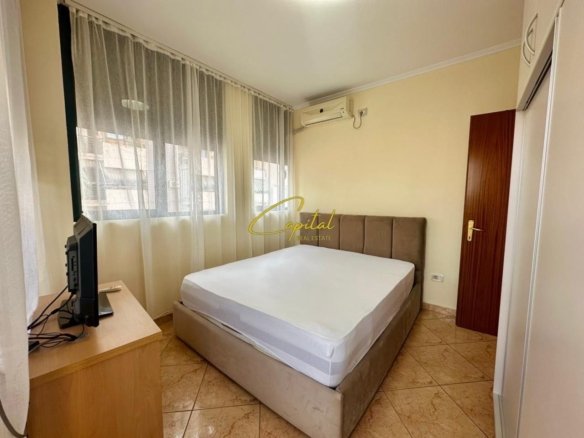 APARTAMENT ME QIRA 2+1 RRUGA E DIBRES 80.000 LEKE