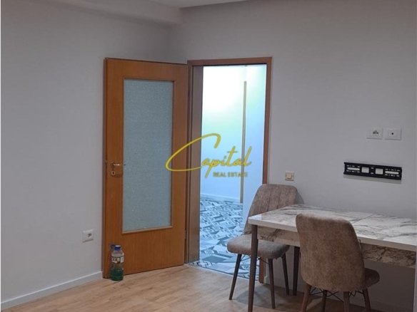 APARTAMENT ME QIRA 2+1 ISH STACIONI TRENIT 55.000 LEKE