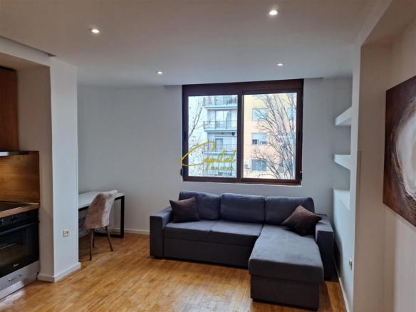 APARTAMENT ME QIRA 2+1 ISH STACIONI TRENIT 55.000 LEKE