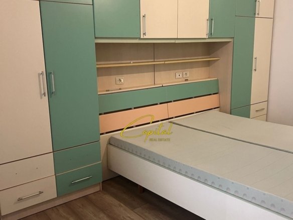 APARTAMENT ME QIRA 1+1 RRUGA E BARRIKADAVE 50.000 LEKE