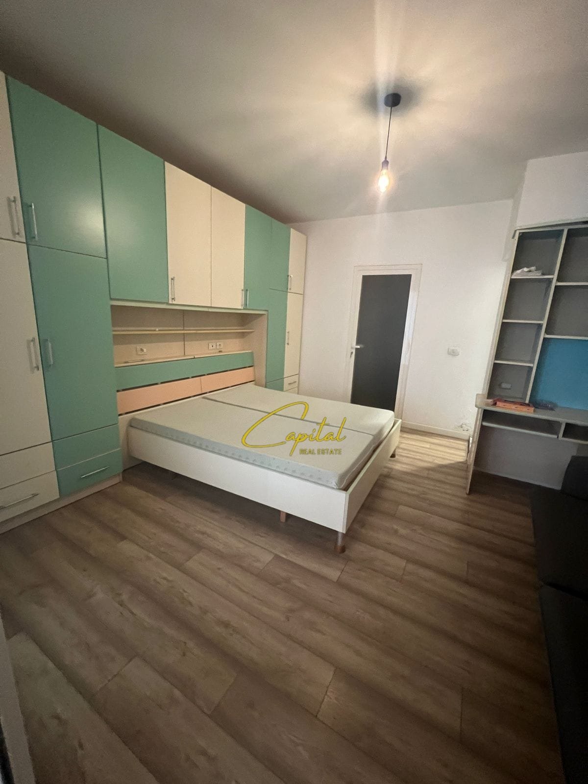 APARTAMENT ME QIRA 1+1 RRUGA E BARRIKADAVE 50.000 LEKE