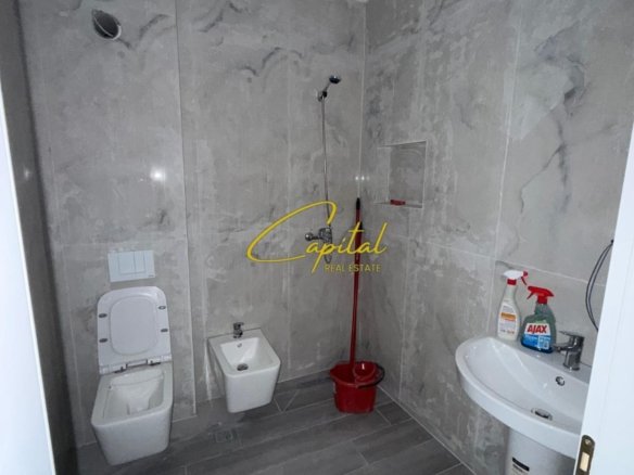 ZYRE ME QIRA 73 M2 ZOGU I ZI 55.000 LEKE