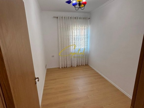 SHITET APARTAMENT 2+1 FRESKU 13.500.000 LEKE