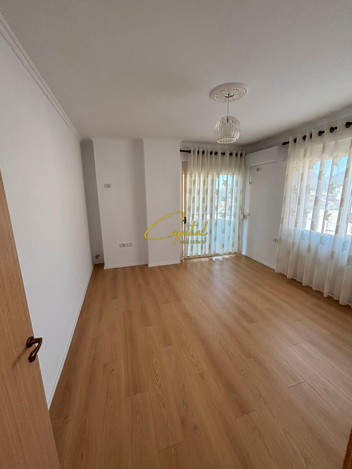 WhatsApp Image 2026-05-26 at 10.01.15 AM (2) SHITET APARTAMENT 2+1 FRESKU 13.500.000 LEKE
