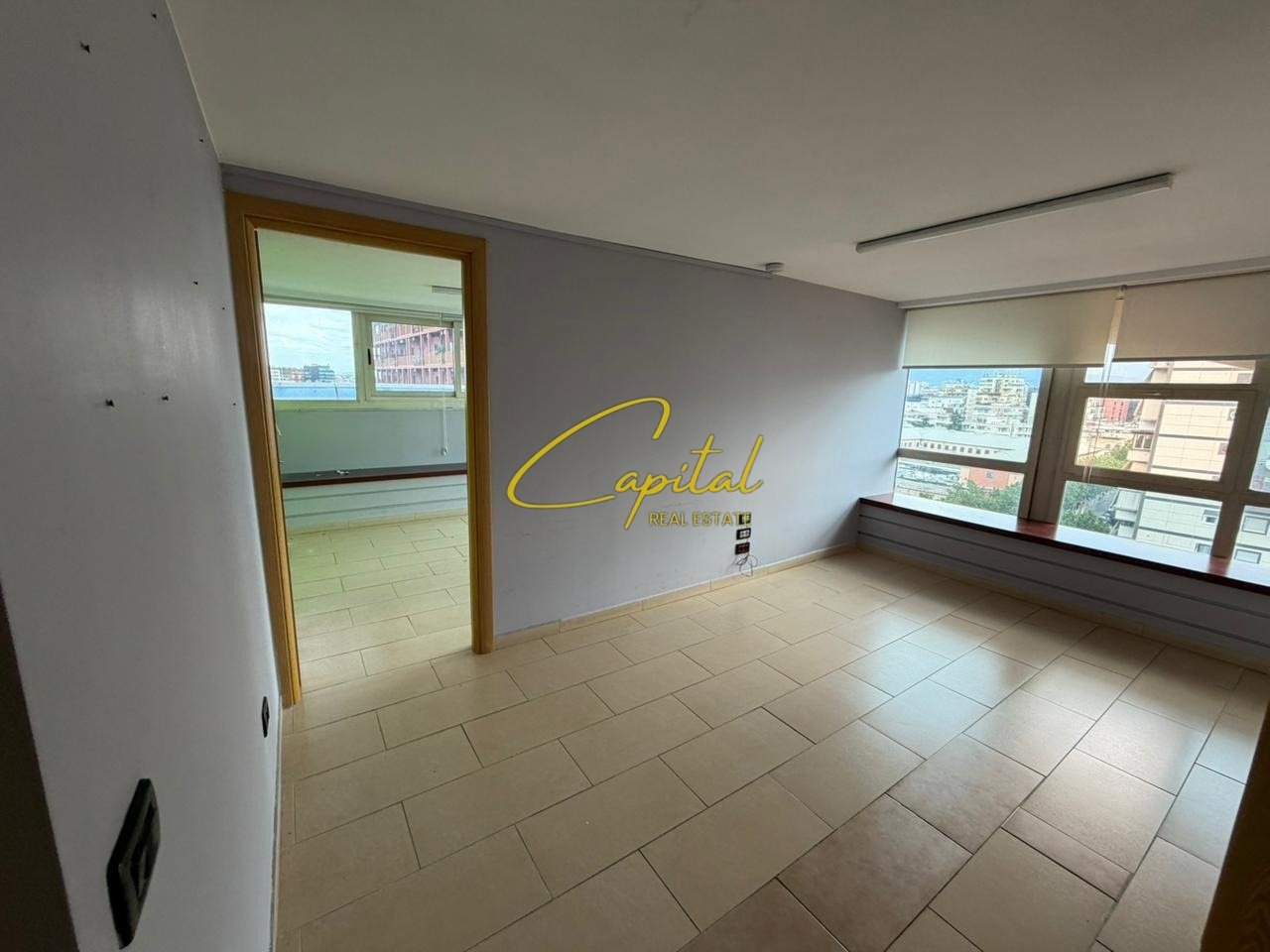 ZYRE ME QIRA 450 M2 RRUGA E KAVAJES 6000 EURO