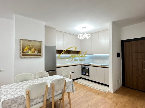 APARTAMENT ME QIRA 2+1 RRUGA E DIBRES 70.000 LEKE