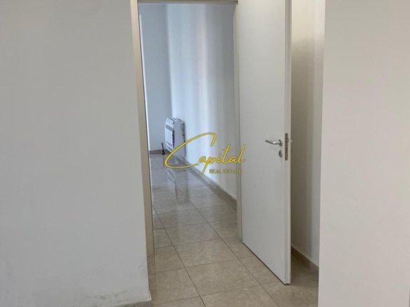 AMBIENT BIZNESI ME QIRA 90 M2 PAZARI I RI 80.000 LEKE
