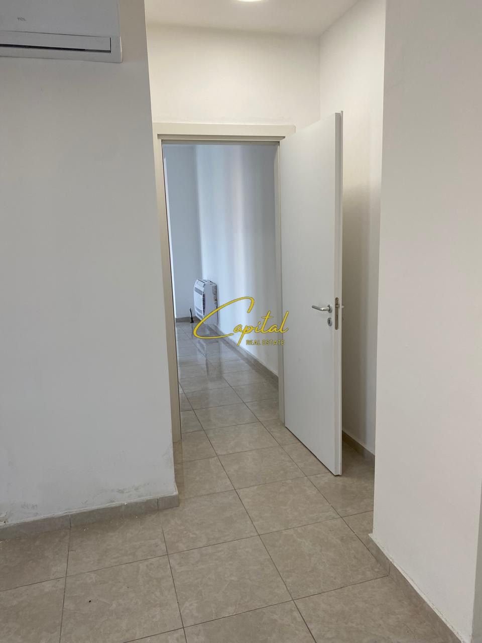 AMBIENT BIZNESI ME QIRA 90 M2 PAZARI I RI 80.000 LEKE
