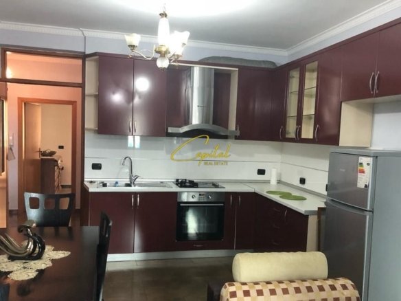 APARTAMENT ME QIRA 2+1 RRUGA E DIBRES 65.000 LEKE