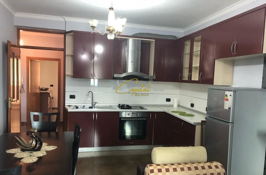 APARTAMENT ME QIRA 2+1 RRUGA E DIBRES 65.000 LEKE
