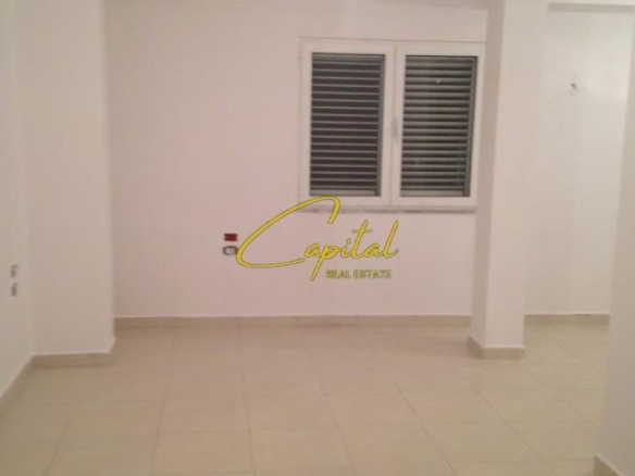ZYRE ME QIRA 120 M2 XHAMLLIKU 40.000 LEKE