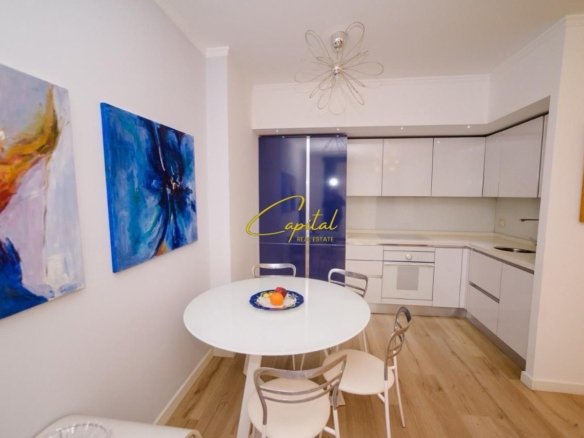 APARTAMENT ME QIRA 2+1 QENDER 900 EURO