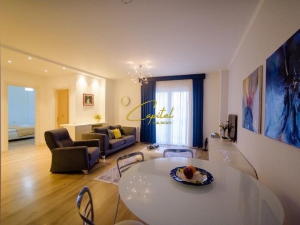 APARTAMENT ME QIRA 2+1 QENDER 900 EURO