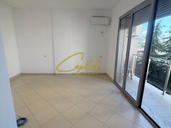 SHITET APARTAMENT 2+1 21 DHJETORI 32.000.000 LEKE