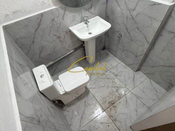 MAGAZINE ME QIRA 500 M2 SHKOZE 200.000 LEKE