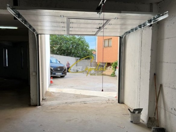 MAGAZINE ME QIRA 500 M2 SHKOZE 200.000 LEKE
