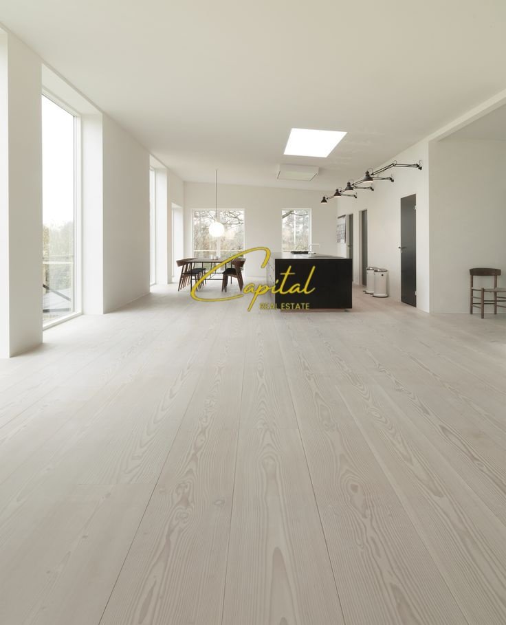 AMBIENT BIZNESI ME QIRA 186 M2 PAZARI I RI 2.500 EURO