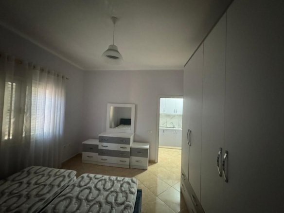 APARTAMENT ME QIRA 1+1 PORCELANI 40.000 LEKE