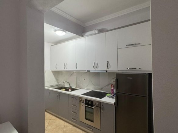 APARTAMENT ME QIRA 1+1 PORCELANI 40.000 LEKE
