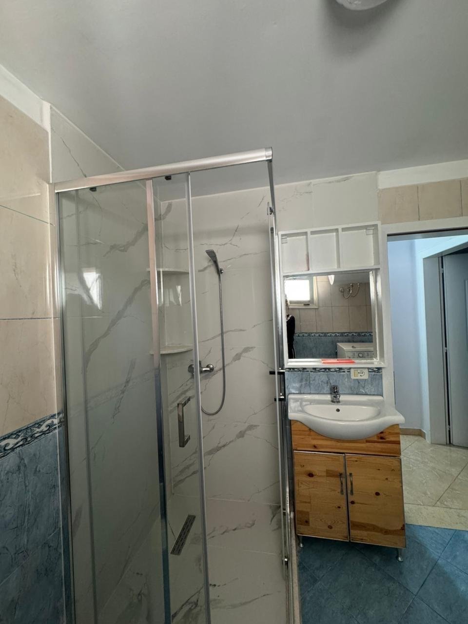 APARTAMENT ME QIRA 1+1 PORCELANI 40.000 LEKE