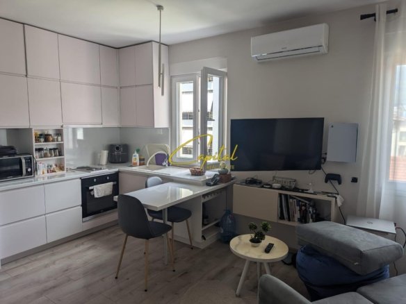 GARSONIERE ME QIRA 40 M2 PAZARI I RI 500 EURO