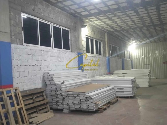 MAGAZINE EM QIRA 350 M2 VORE 1.200 EURO