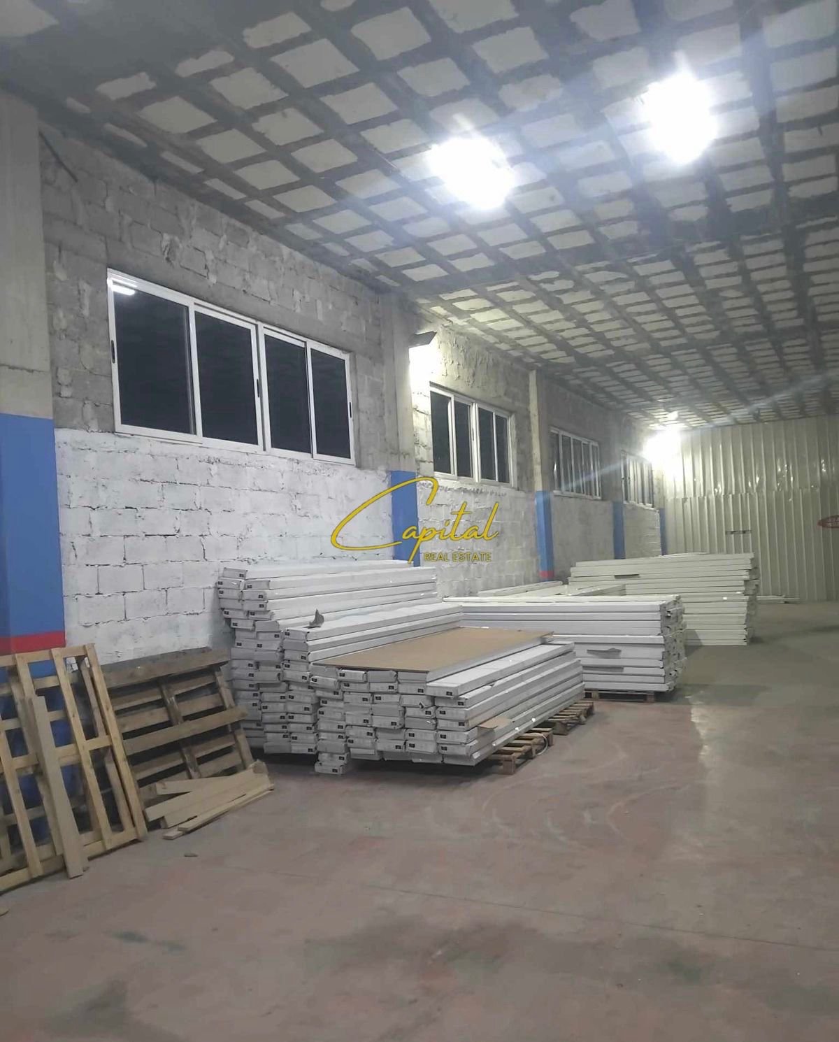 MAGAZINE EM QIRA 350 M2 VORE 1.200 EURO
