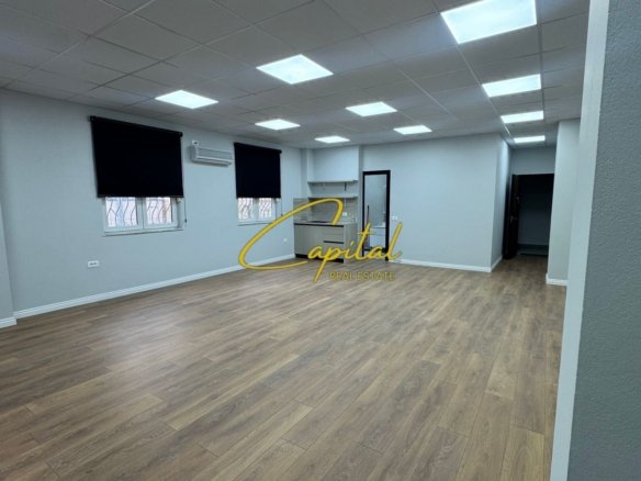 AMBIENT BIZNESI ME QIRA 70 M2 QENDER 750 EURO
