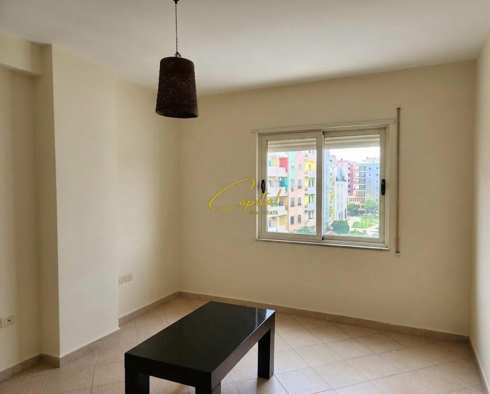 APARTAMENT ME QIRA 2+1 ISH STACIONI TRENIT 55.000 LEKE